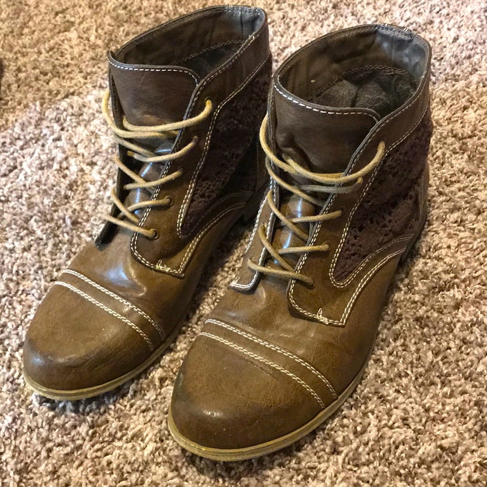 XOXO Boots